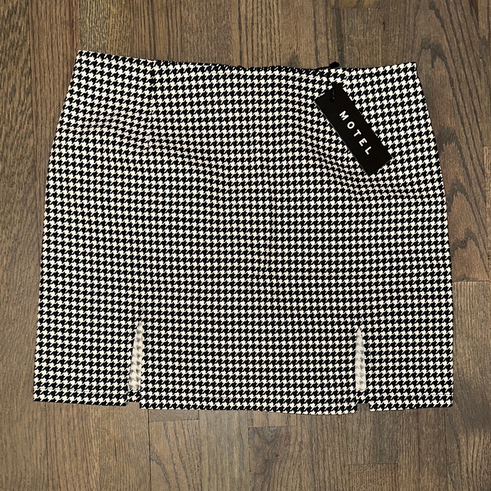 Motel Rocks Black & White Houndstooth Mini Skirt with Front Slits